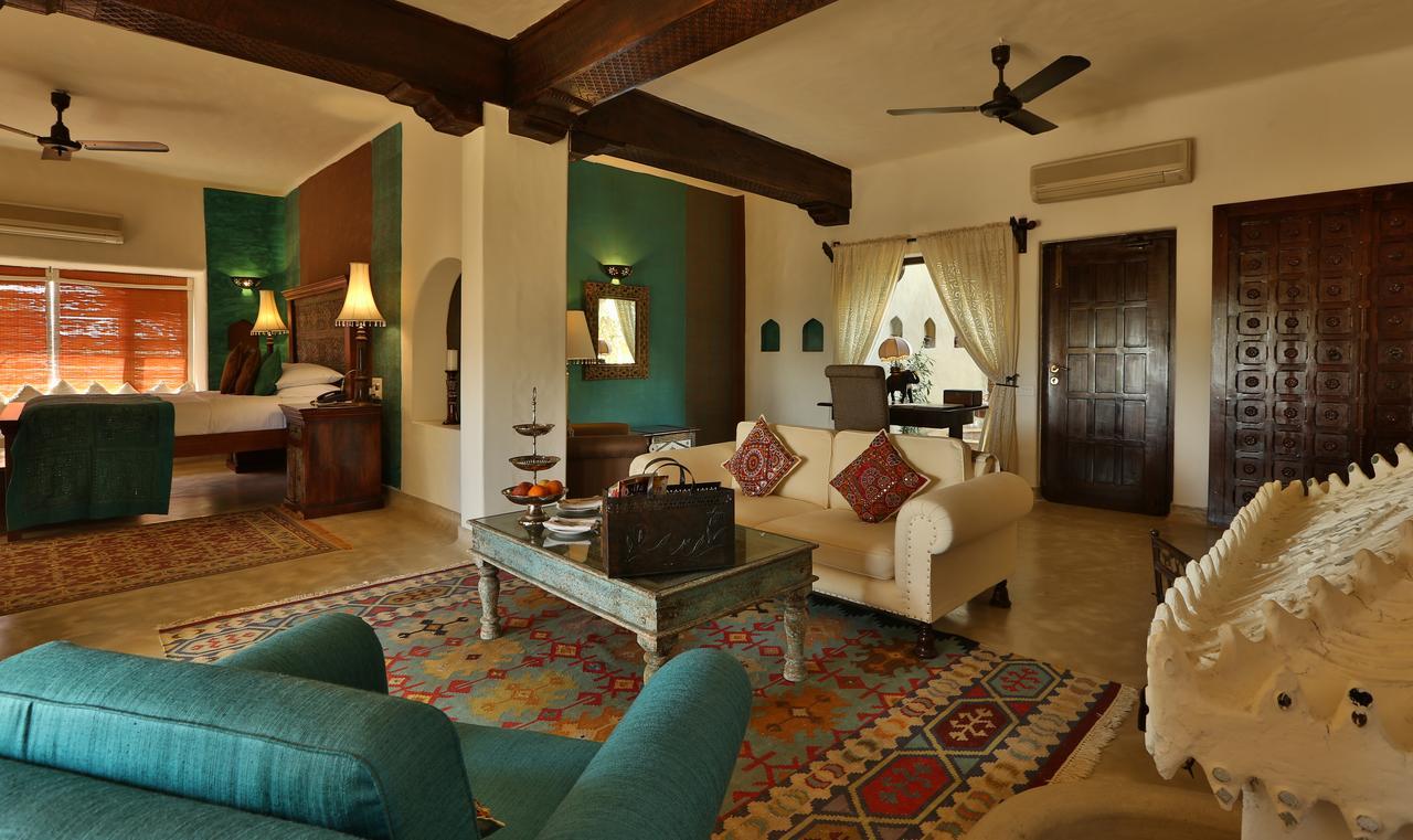 Hotel Mihir Garh Rohat Exterior foto