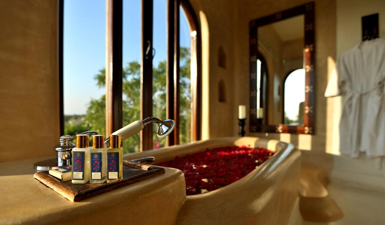 Hotel Mihir Garh Rohat Exterior foto