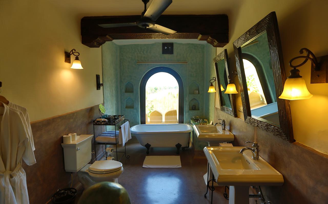 Hotel Mihir Garh Rohat Exterior foto